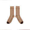 Monk & Anna Socks Graphic Line Clay close-up – grafisch design en hoogwaardige katoenen stof