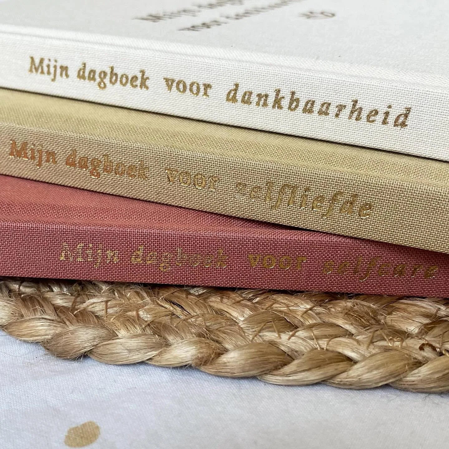 Fyllbooks Dagboek voor Zelfliefde - Linnen camel met goudfolie
