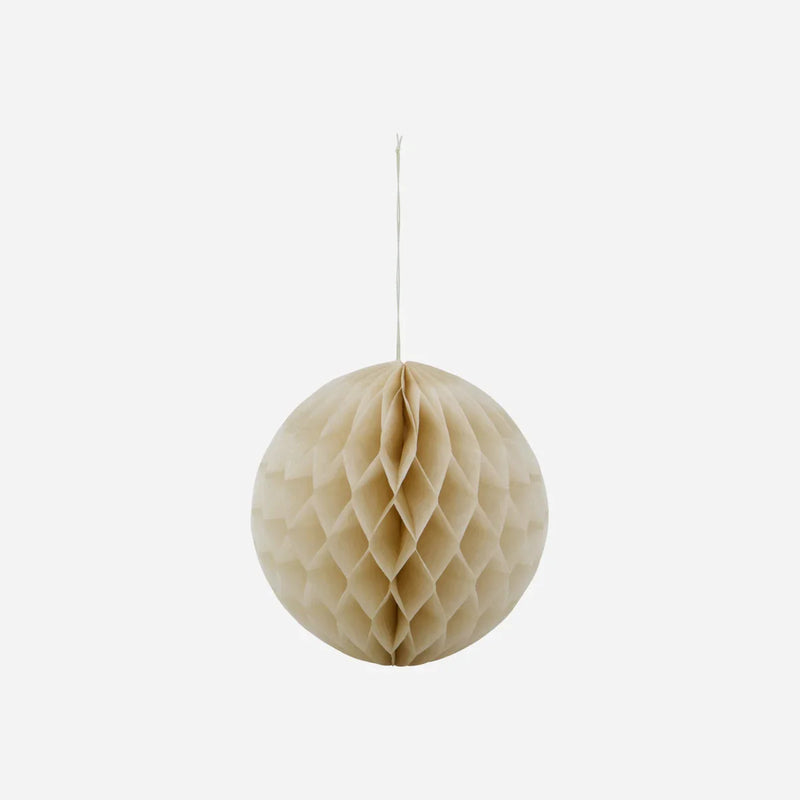 Natuurlijke kerstballen House Doctor beige papier – minimalistische kerststijl