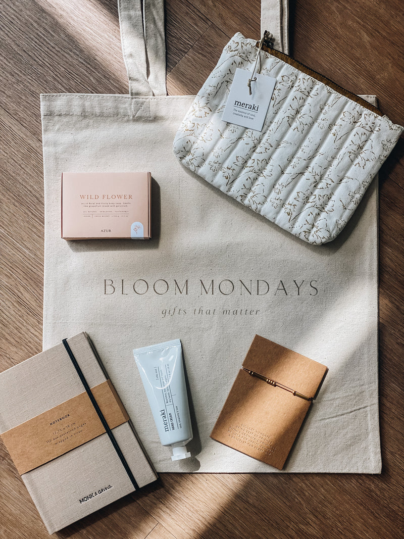 Bloom Mondays - Shopper